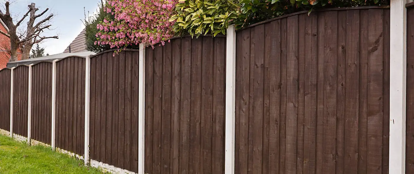 Cheltenham Fence install R lugg Landscaping and gardening